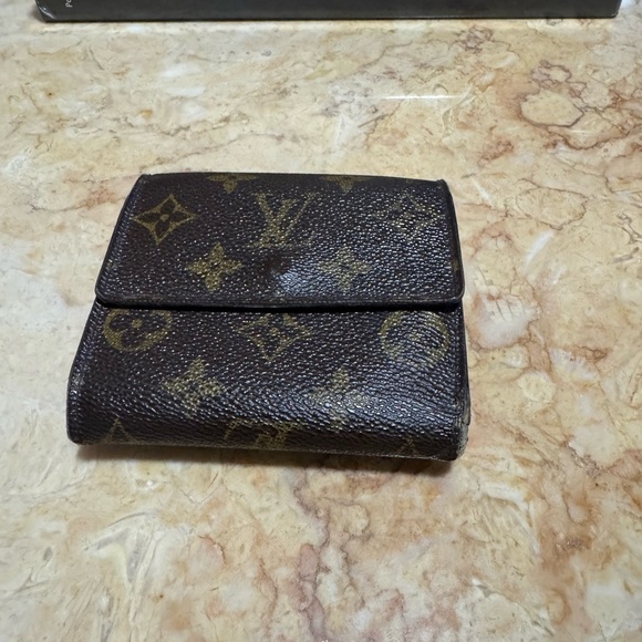 Authentic LOUIS VUITTON 
Monogram Elise Wallet - Picture 3 of 12